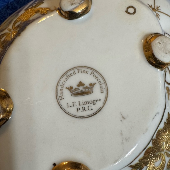 Limoges Gold and White Porcelain Tureen - Picture 5 of 16